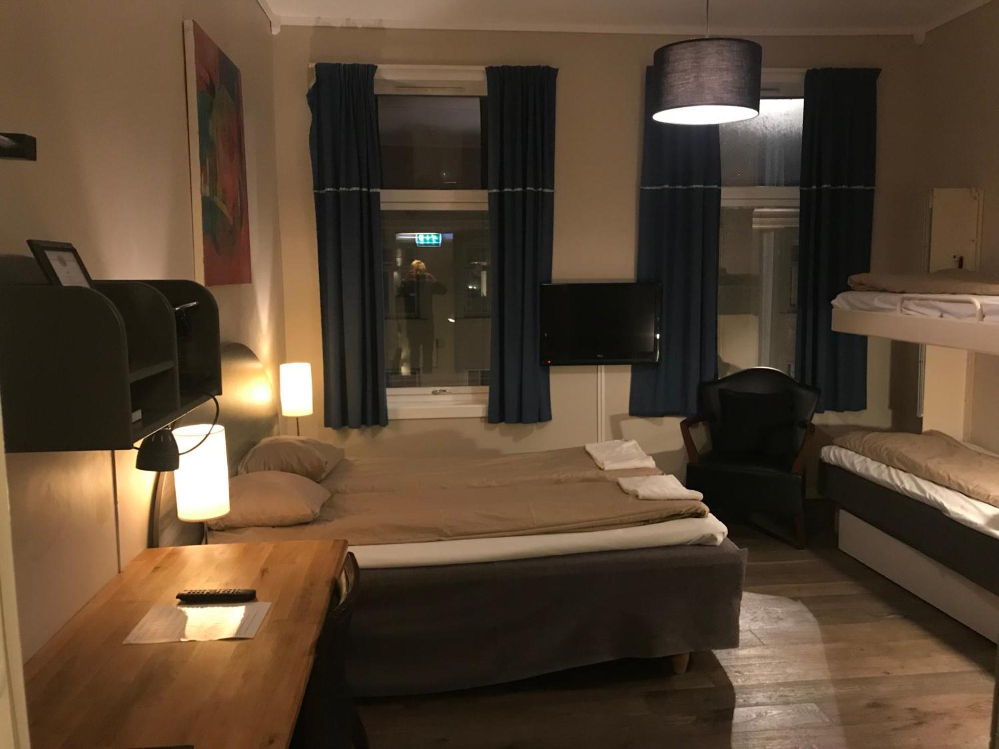Inn Sjoglott *